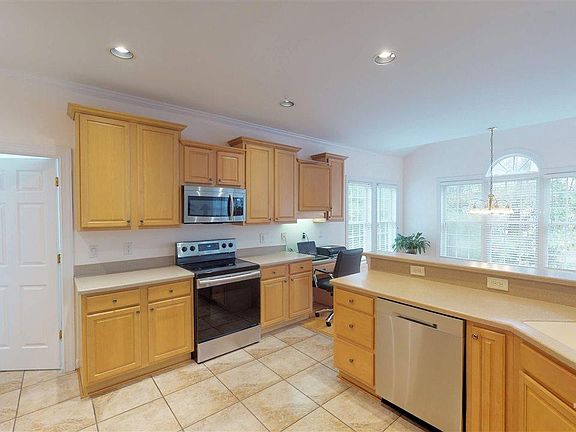 5th image of 222 Shalimar Dr