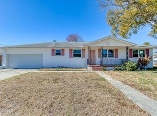 884 E Coquina Dr, Daytona Beach, FL 32117