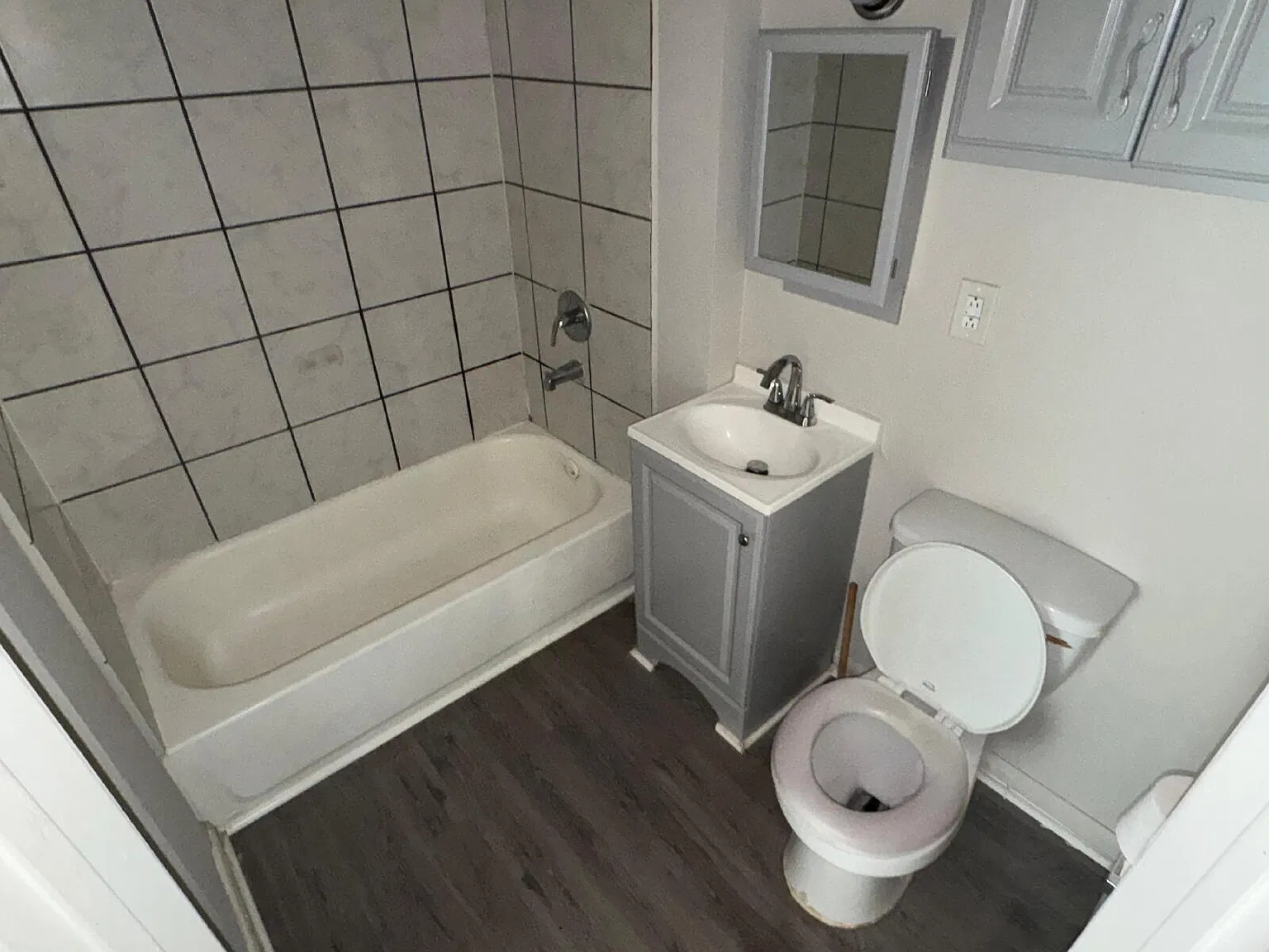 2 bed, 1.0 bath, $1,100 — Photo 4