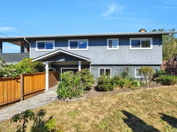 3236 Cedar Hill Rd, Saanich, BC V8P 3Y3