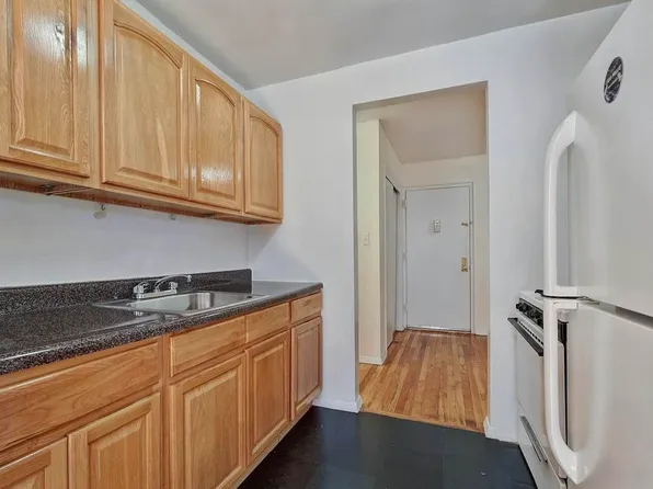 1130 Stadium Avenue image 4 of 10