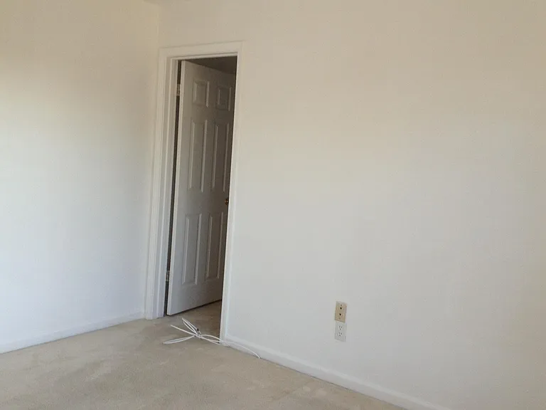 5 Holtz Ct — Photo 31