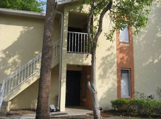 1070 The Pointe Dr, West Palm Beach, FL 33409