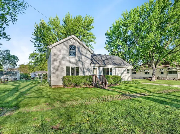 303 S Jackson St, Gardner, IL 60424