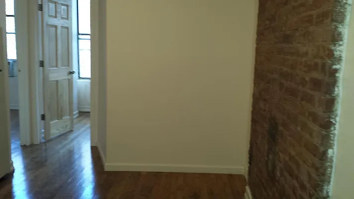 Rented by Camhi NYC Realty Inc | media 17