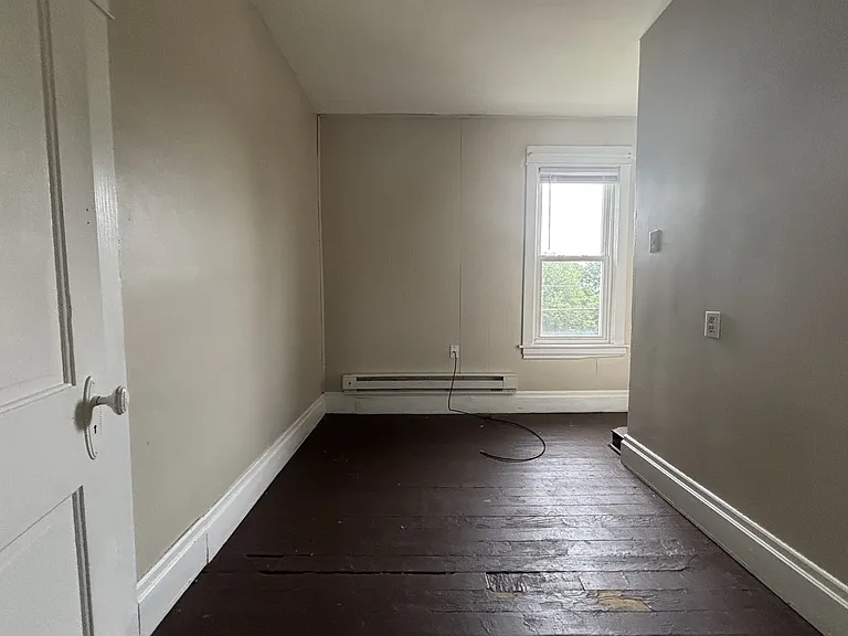 200 Gordon St — Photo 8