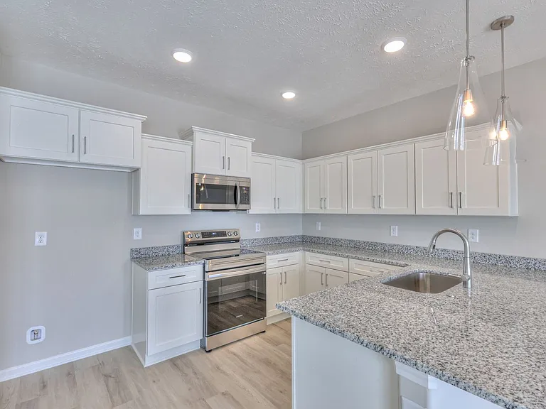 24 Hardwood Rd — Photo 11