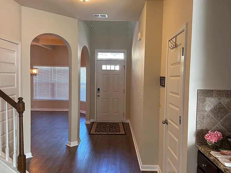 1291 Long Acre Dr — Photo 2