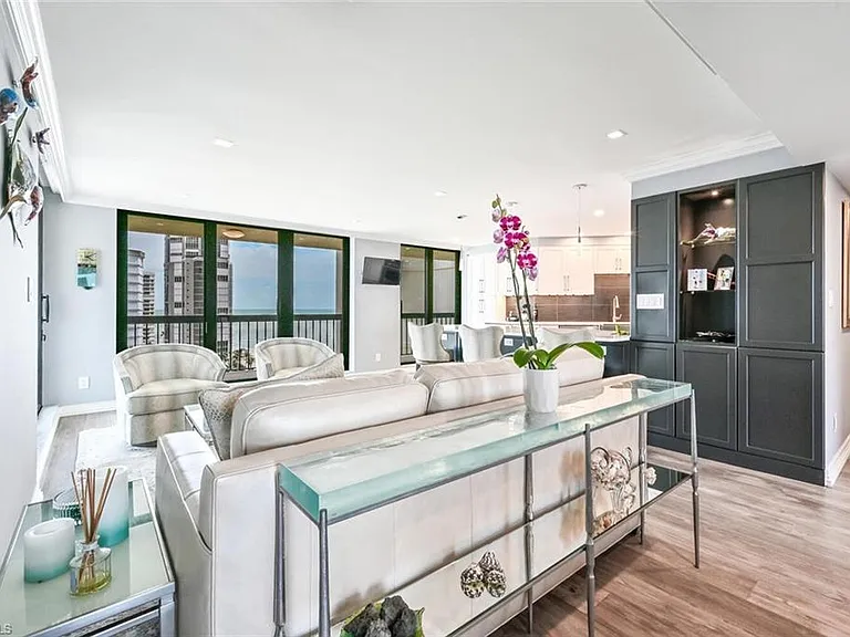 4551 Gulf Shore Blvd N #1406 — Photo 9