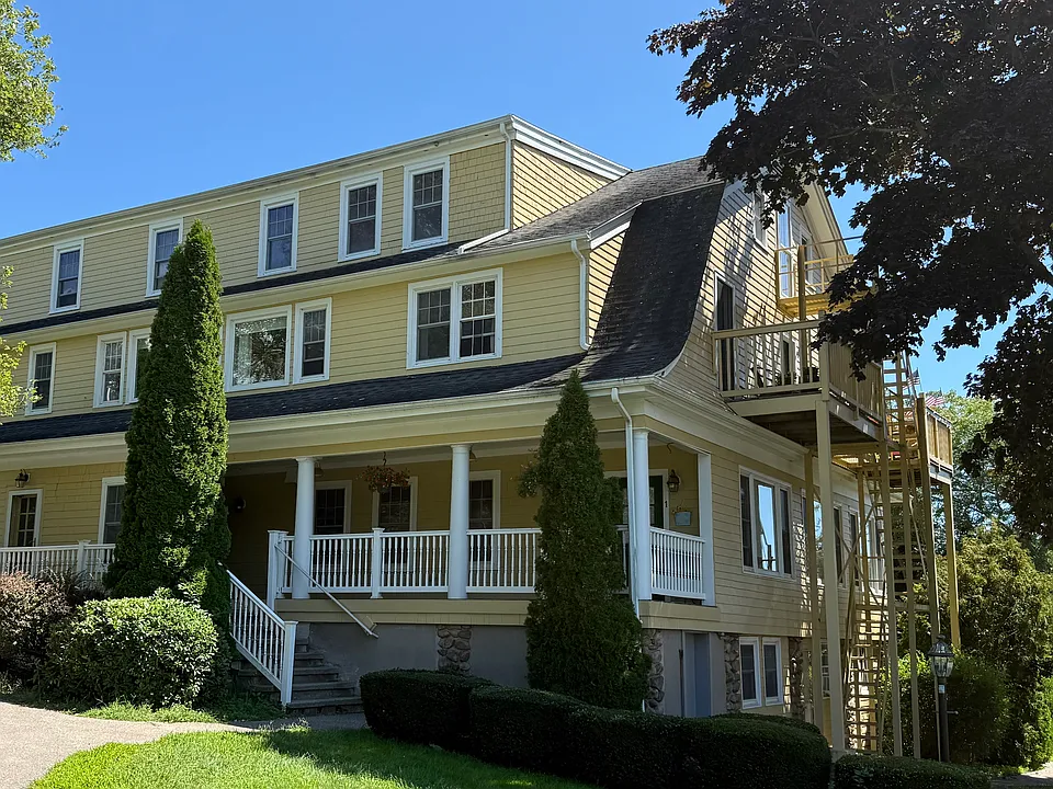 38 Lords Hill Rd #4