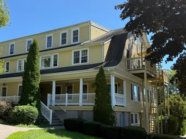 38 Lords Hill Rd Unit 4, Stonington, CT 06378