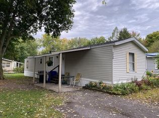 324 Dale Dr, Farmington, NY 14425