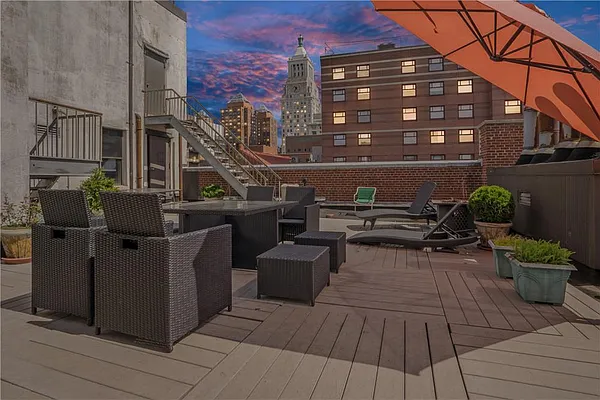 Rented by R New York | media 14