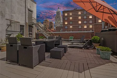 Rented by R New York