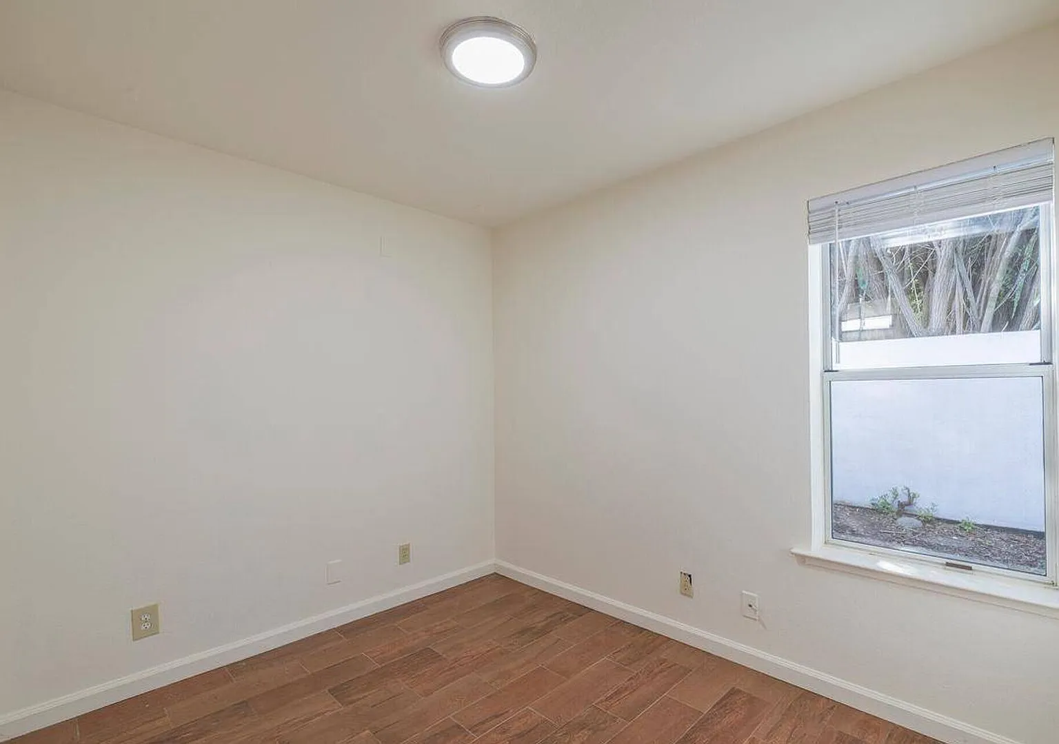 Napa Creek Apartments — Photo 4
