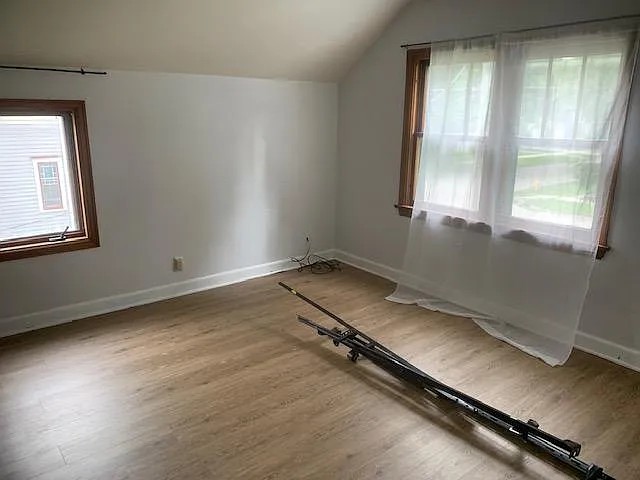 926 Glen St #UPPER — Photo 7