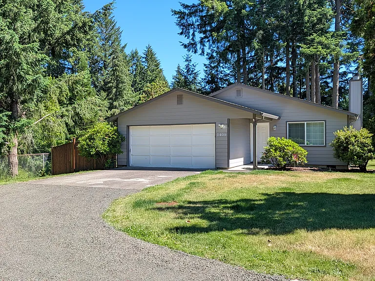 1409 13th Ave SW — Photo 2