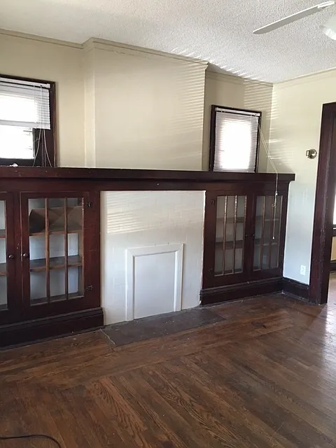 Four Bedroom Home in Charleston — Photo 2
