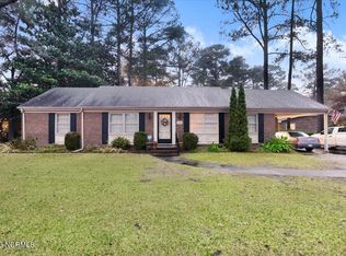 1800 Oakdale Dr W, Wilson, NC 27893