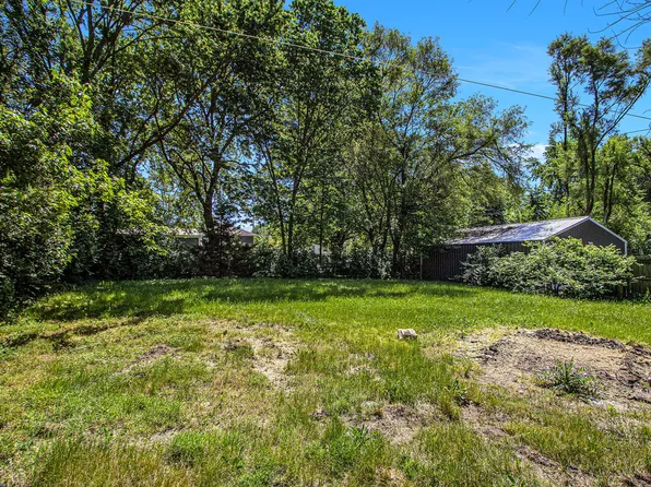 657 Azuba Ave, Kalamazoo, MI 49048