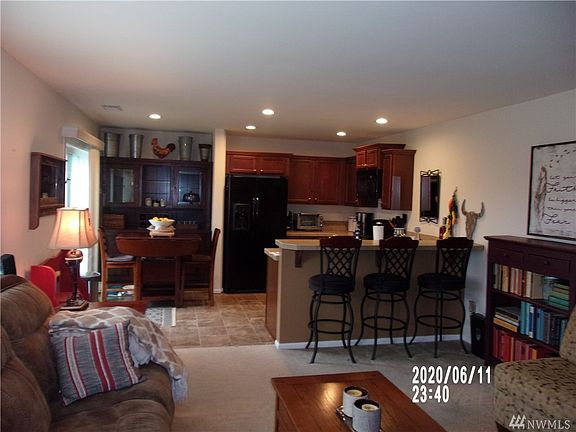 5th image of 8306 10th Pl SE