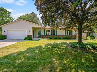 1053 Colonial Ct, Holland, MI 49423