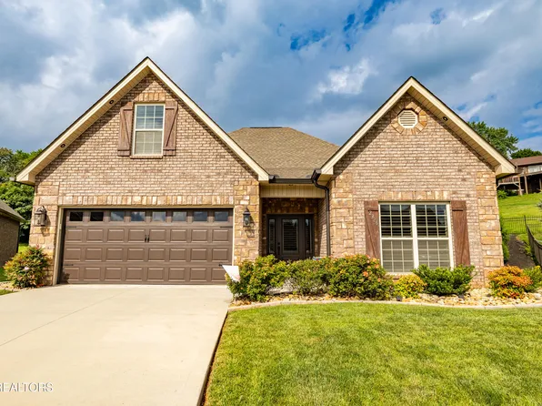2326 Torrey Pines Dr, Maryville, TN 37801