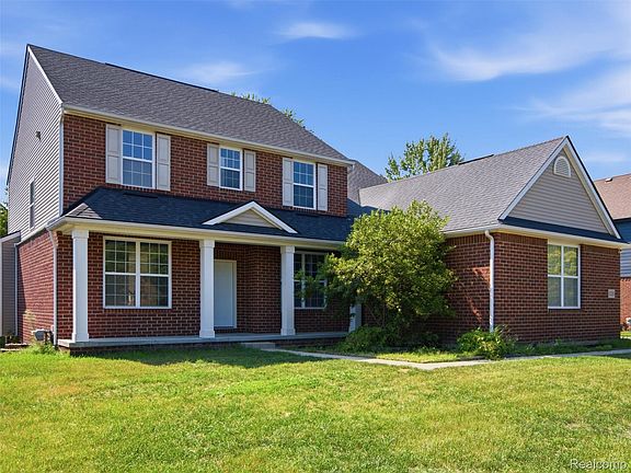 3rd image of 53283 Jaclyn Dr