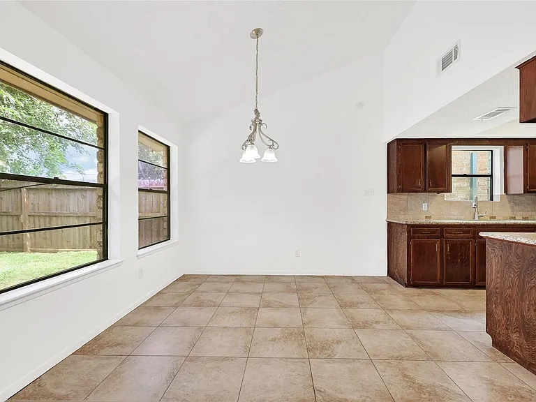 2730 Mesquite Dr — Photo 6