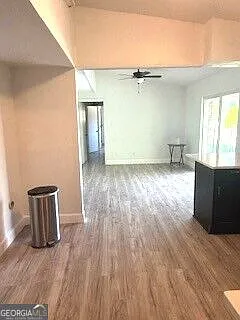 3 bed, 2.0 bath, 1459 sqft, $1,350 — Photo 2