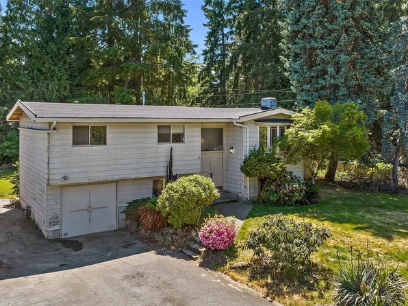 8703 NE 137th Street, Kirkland, WA 98034