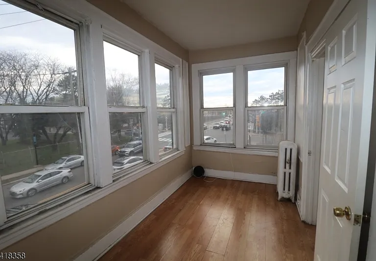 413 Lyons Ave #2L — Photo 8