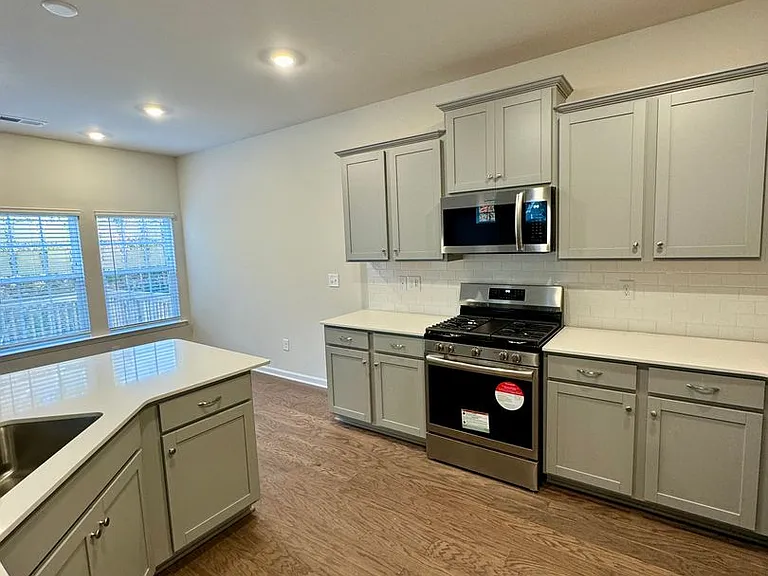 18227 Stark Way — Photo 10