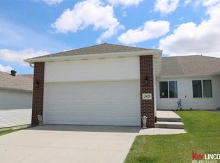 2415 City View Ct, Lincoln, NE 68521