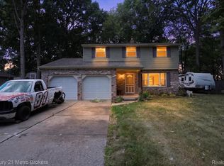 3047 Courtesy Dr, Flint, MI 48506