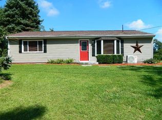 590 Alamae Lakes Rd, Washington, PA 15301