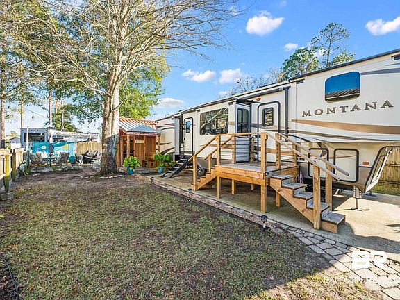 3rd image of 206 Defuniak Loop N
