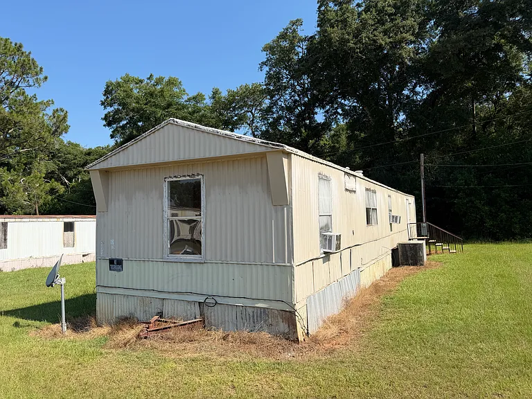 321 Lacross Rd — Photo 1