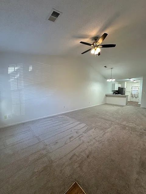 Building Photo - 2000 Water Oak Dr #4-B
