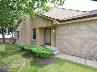 41415 Ambercrest Dr, Sterling Heights, MI 48314