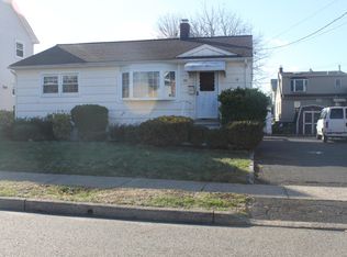 33 Daka Ct, Bloomfield, NJ 07003