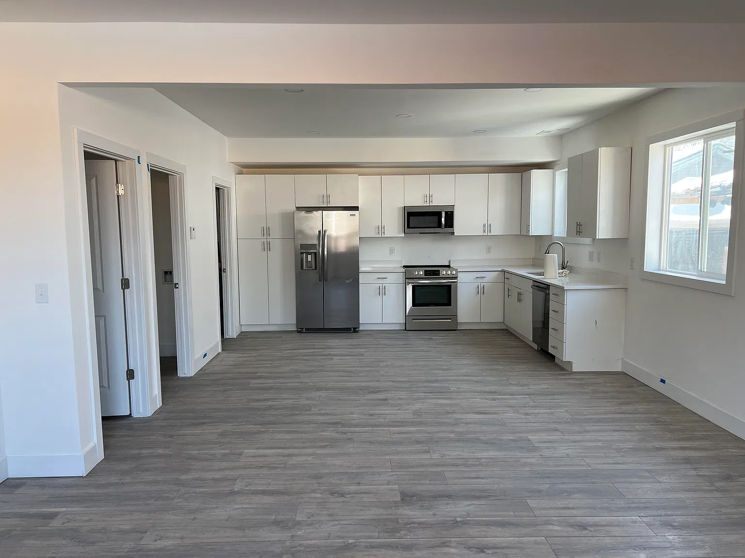 3 bed, 1400 sqft, $1,695 — Photo 2