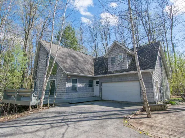 2334 E Red Oak Ct, Cedar, MI 49621