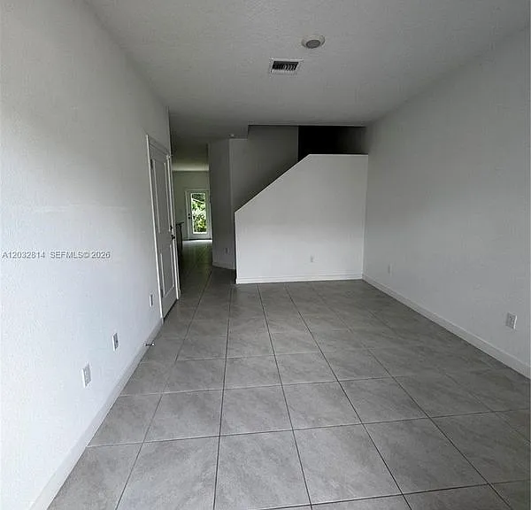 4860 Dillon St — Photo 5