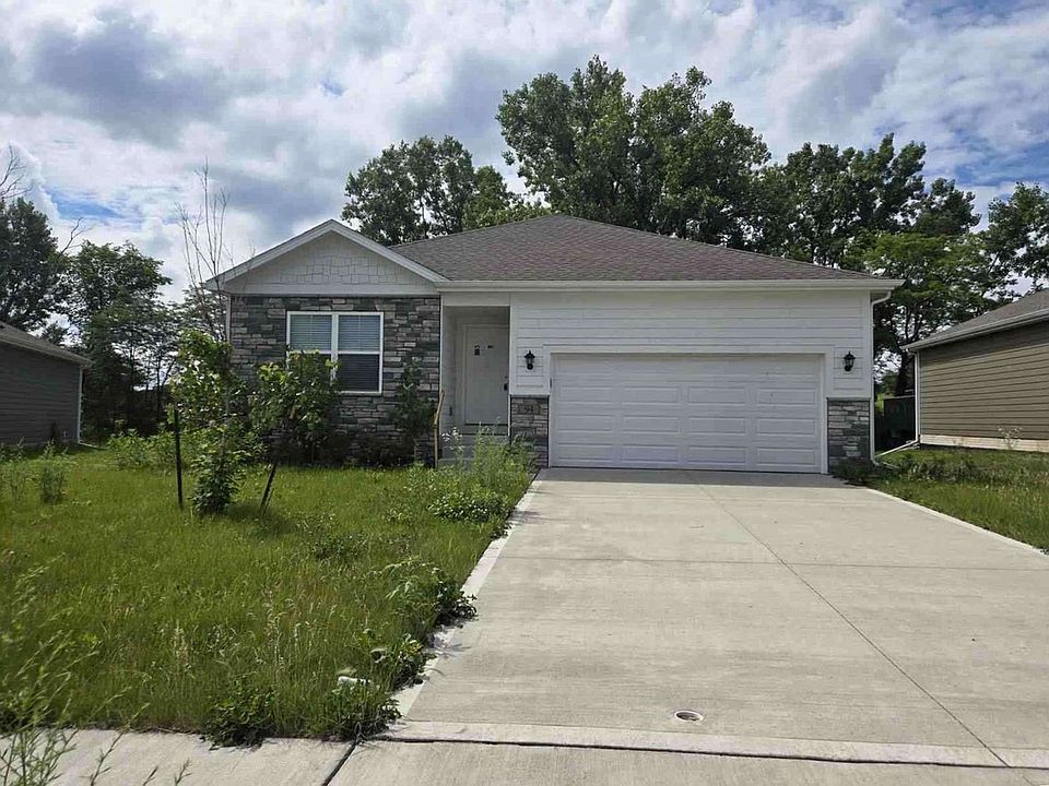 1st image of 94 Dakota Cir