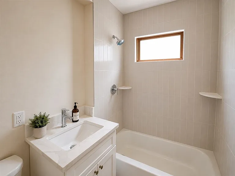 9 Bradford Ave #1 — Photo 8