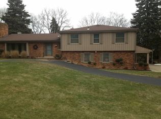 4445 Middleton Dr, West Bloomfield, MI 48323