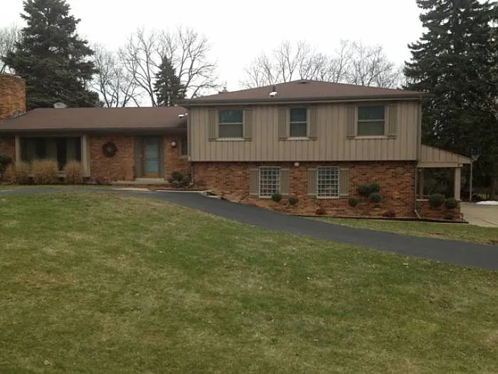 4445 Middleton Dr photo 1