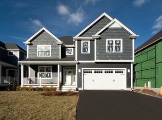 38 Manchester St, Weymouth, MA 02190