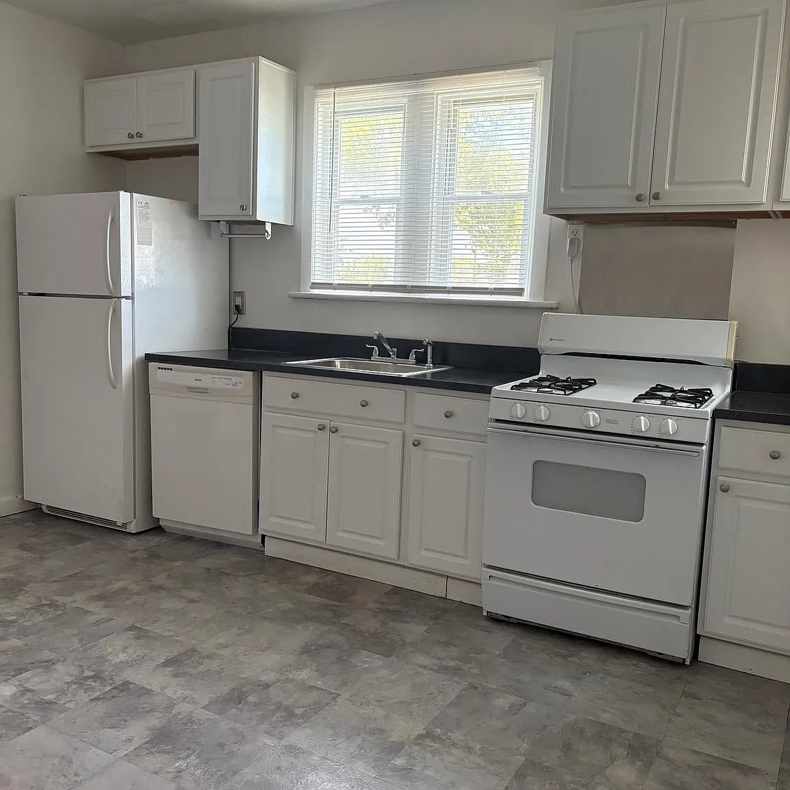 1 bed, 1504 sqft, $1,450 — Photo 3